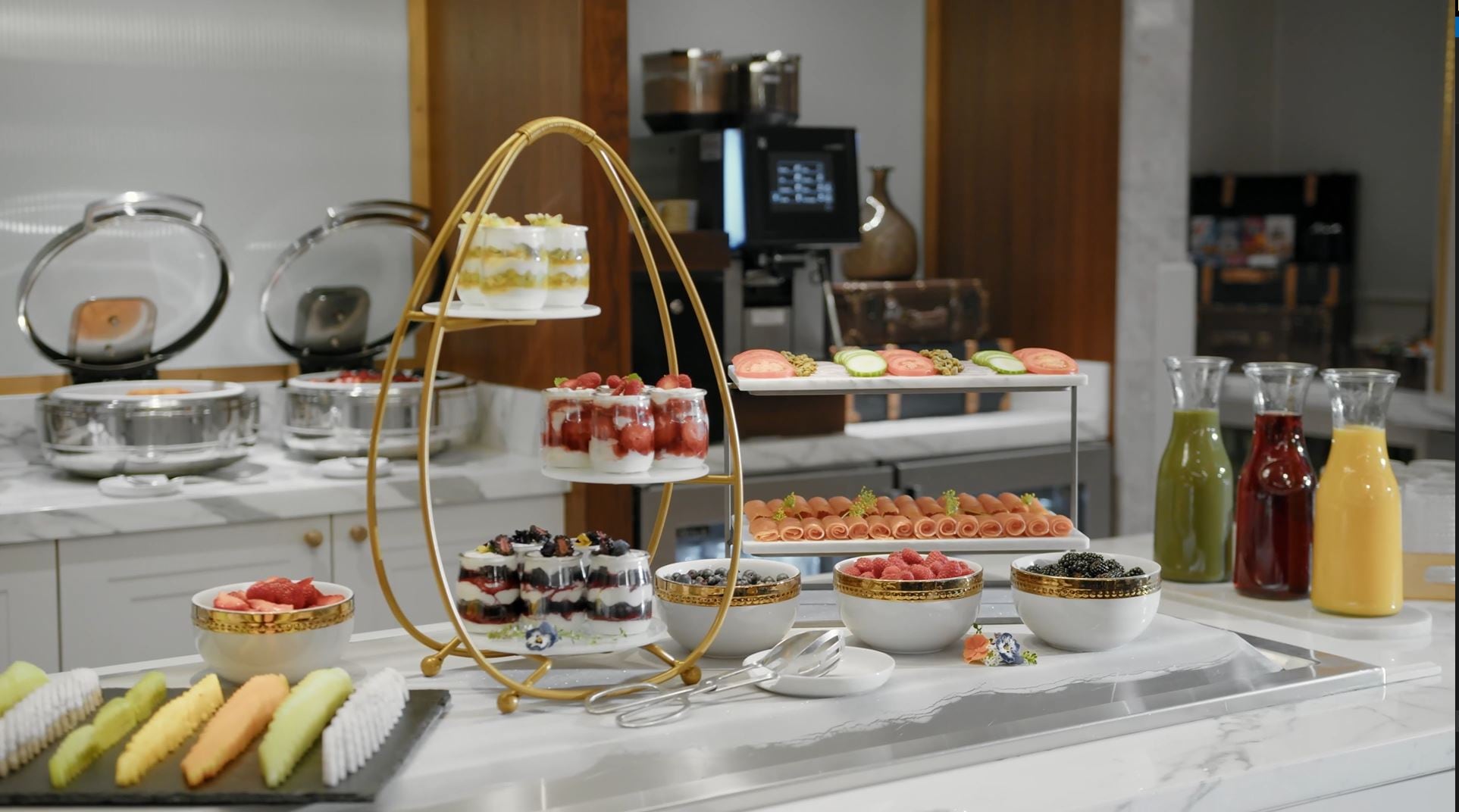 Complimentary Breakfast Buffet 